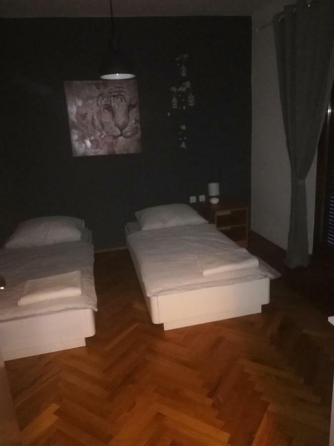 Apartmani Marin Vukovar Eksteriør billede