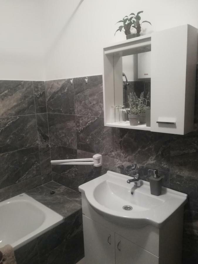 Apartmani Marin Vukovar Eksteriør billede