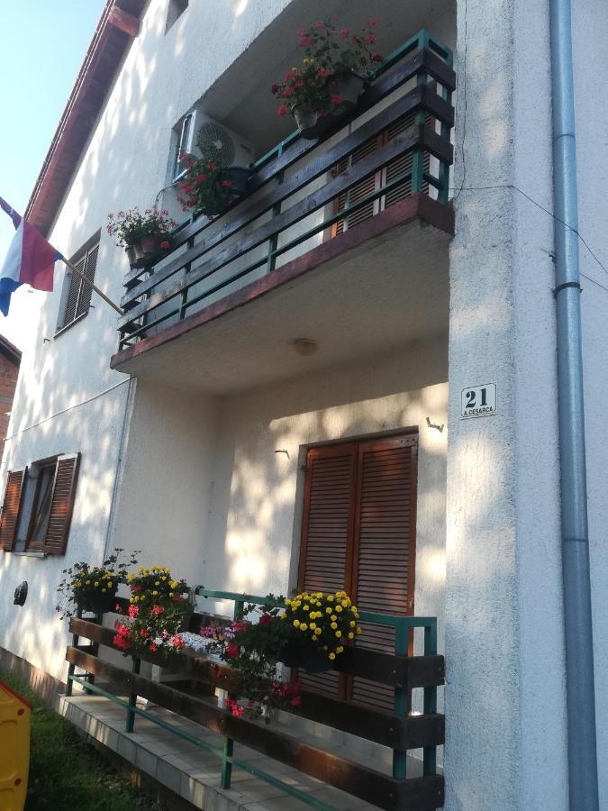 Apartmani Marin Vukovar Eksteriør billede